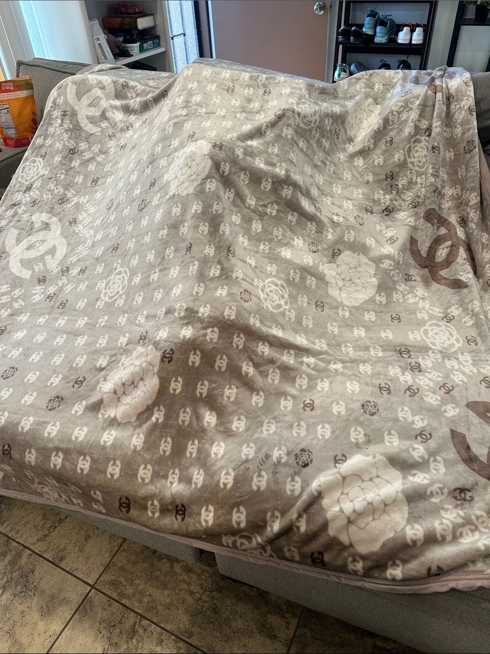 Gray Floral Logo Plush Throw Blanket